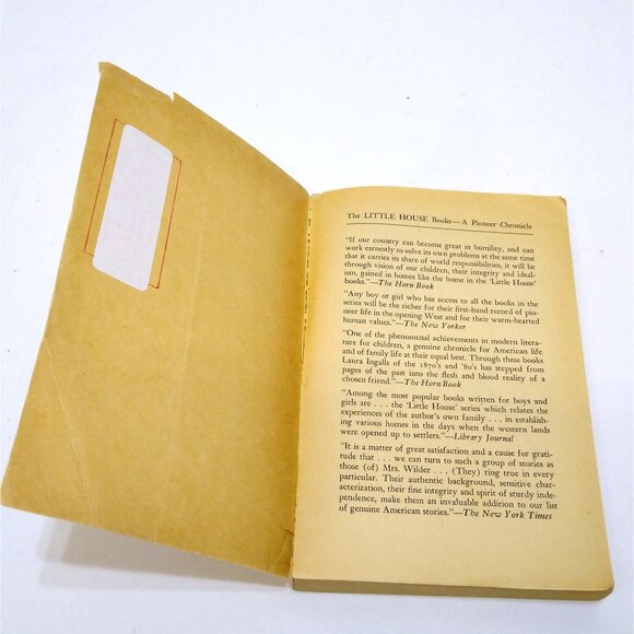 Harper Trophy Books Charlotte's Web Farmer Boy (2) On The Banks Of Plum Creek - Picture 10 of 14